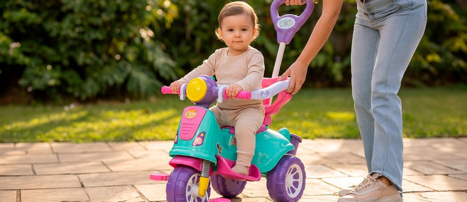 Saiba como escolher um carrinho de passeio infantil ideal