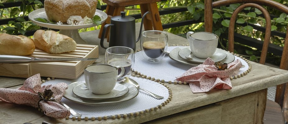 Louças Orgânicas e Irregulares: Tendência na Mesa Posta Louças Orgânicas e Irregulares: Tendência na Mesa Posta
